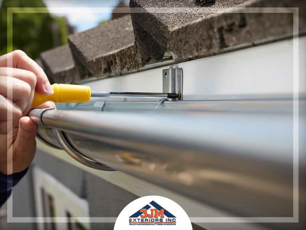 3 Questions That Can Help You Thoroughly Inspect Your Gutters