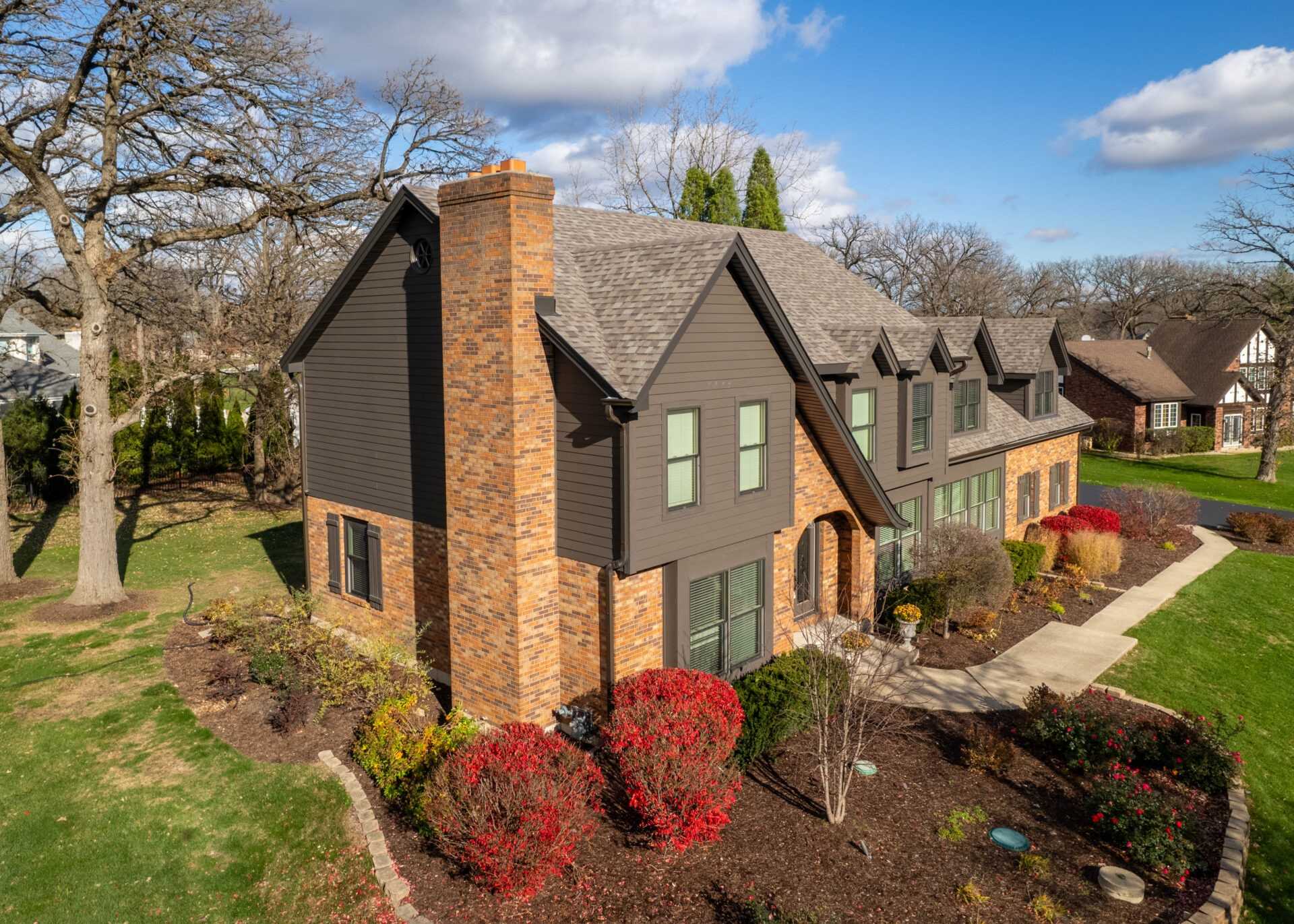 Modern exteriors. Modern roofing and siding Illinois