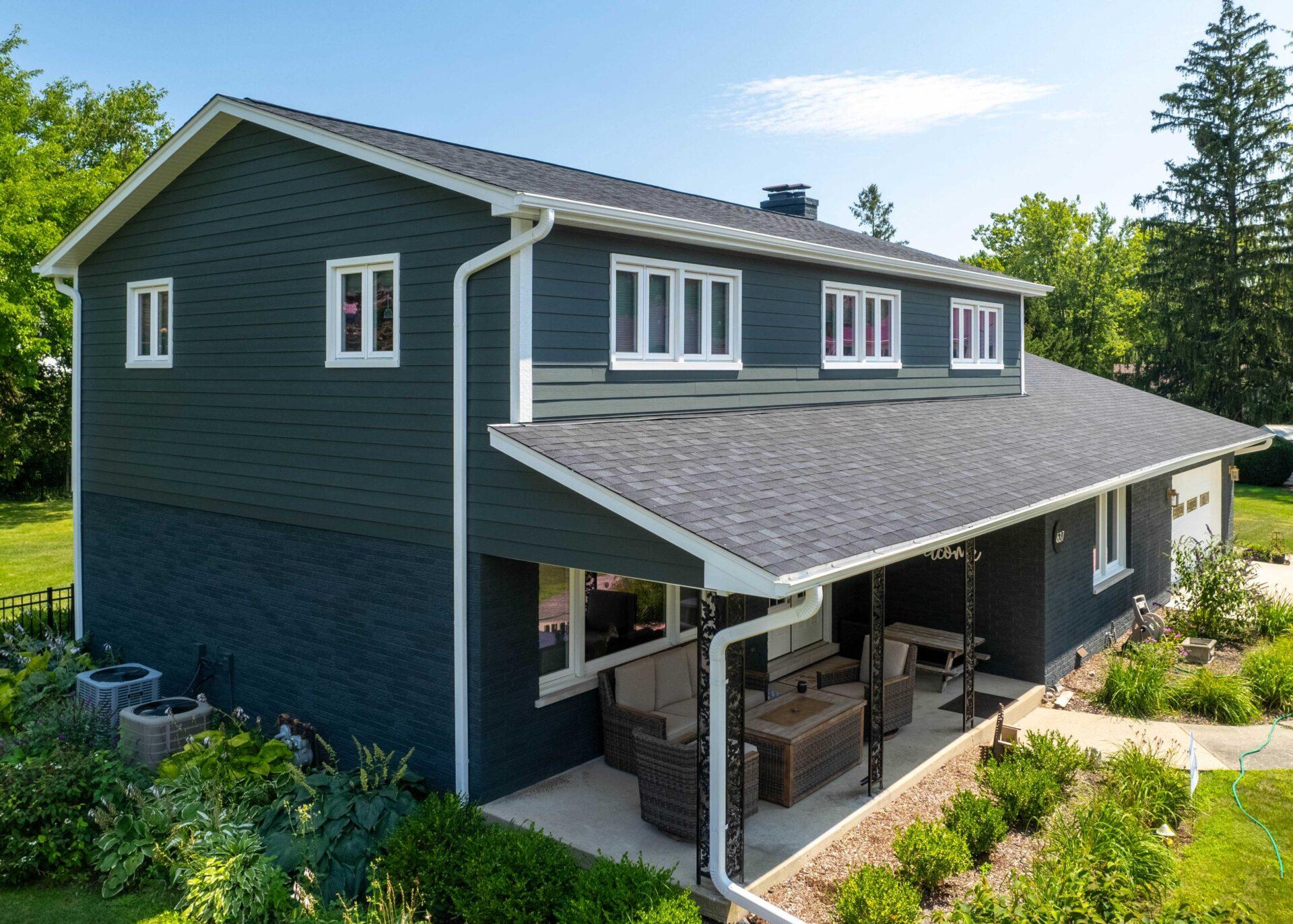Owens Corning Onyx Black - Siding James Hardie Iron Gray