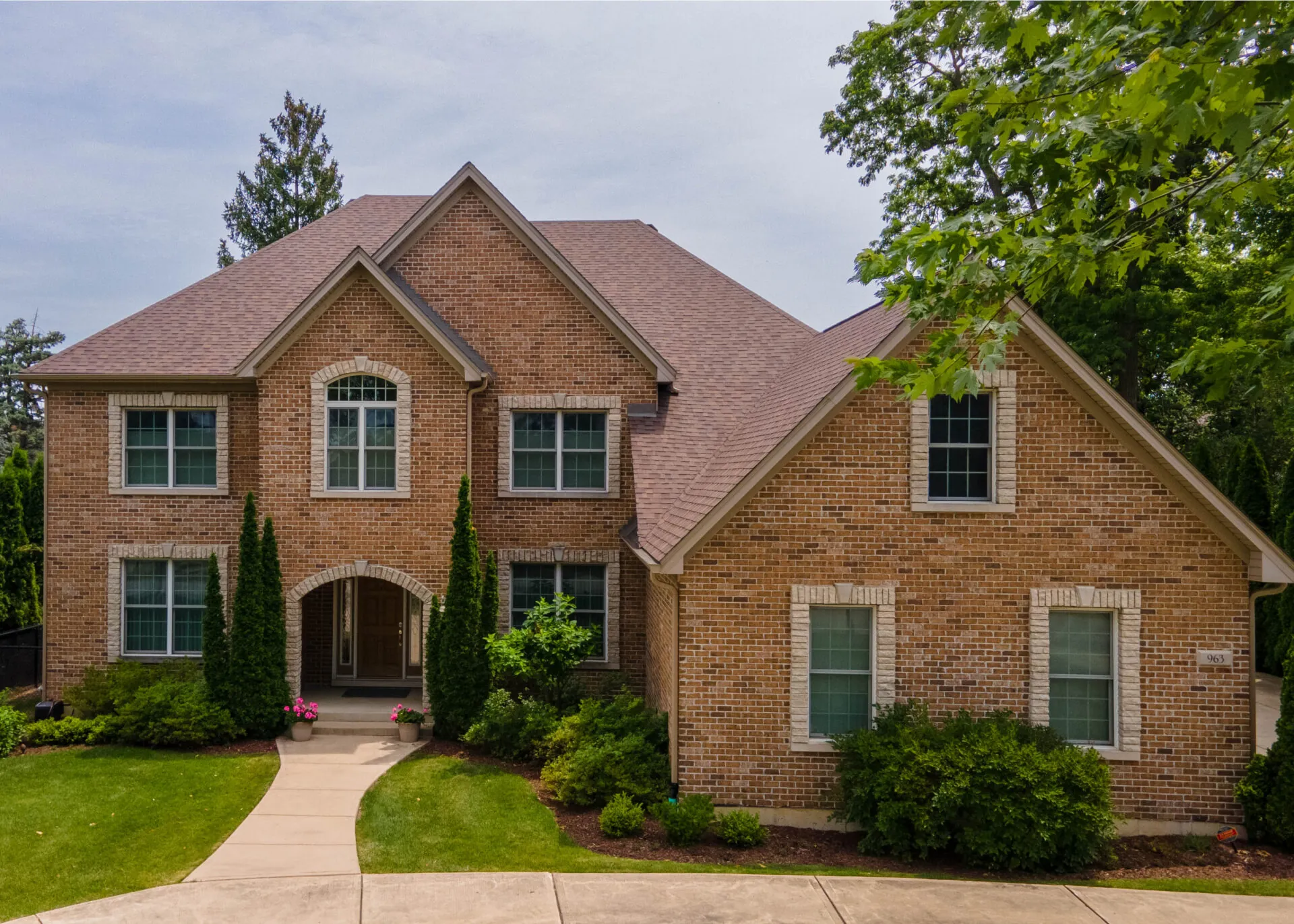 Modern exteriors. Modern roofing and siding Illinois