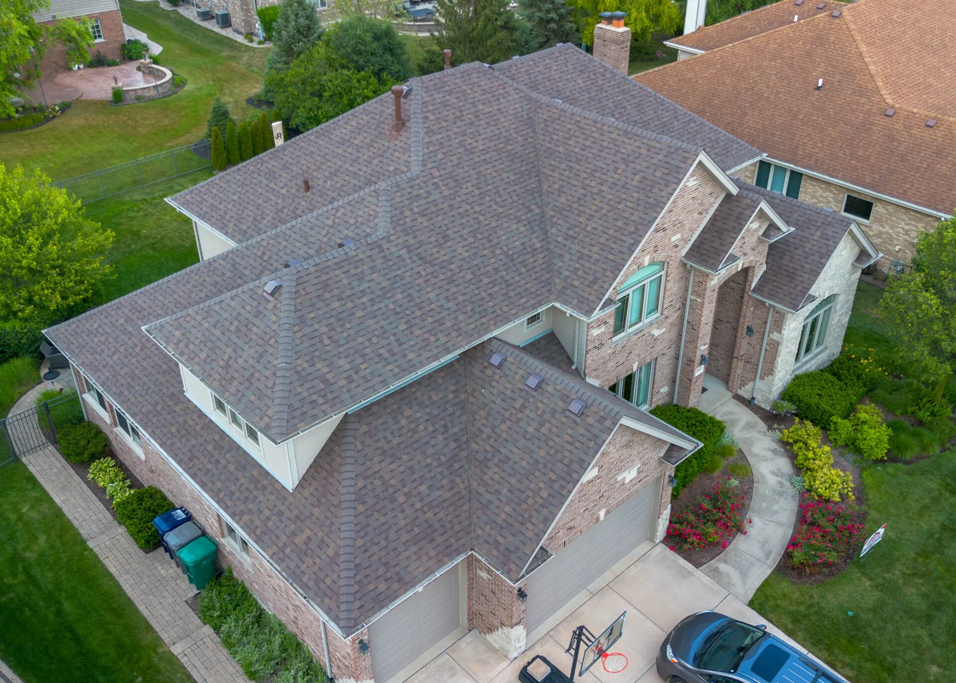 Modern exteriors. Modern roofing and siding Illinois